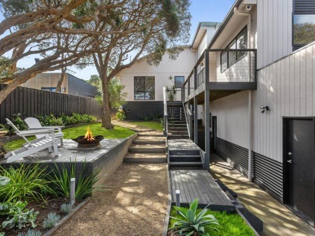 Stylish Coastal Living With Exceptional Privacy