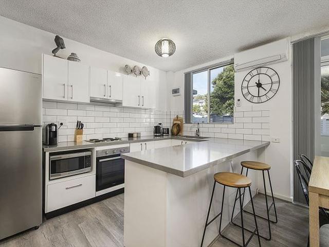 Stylish Coastal Living with Holiday Income Potential