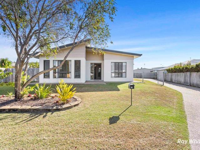 Stylish Coastal Living with Space, Privacy & Side Access