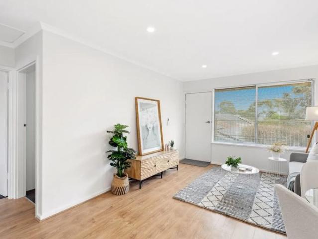 Stylish Coastal Retreat in the Heart of Hove