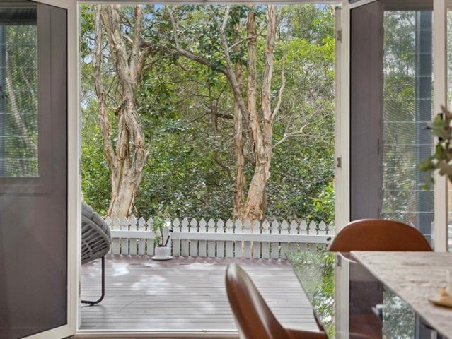 Stylish Coastal Retreat in Sought After Seaside