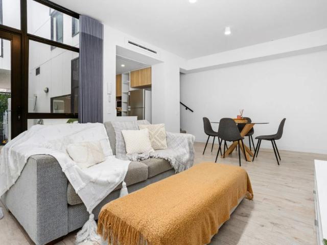 Stylish Coastal Townhouse | 6 Month Lease