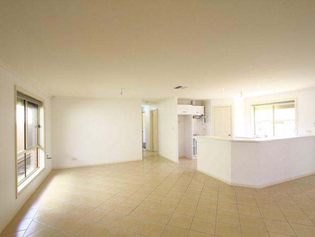 Stylish Comfort in a Convenient Sturt Location