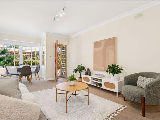Stylish Comfort in the Heart of Kensington Gardens
