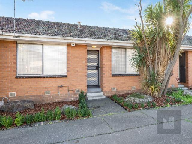 Stylish Comfort with a Private Outdoor Retreat in an Unbeatable Thomastown Location