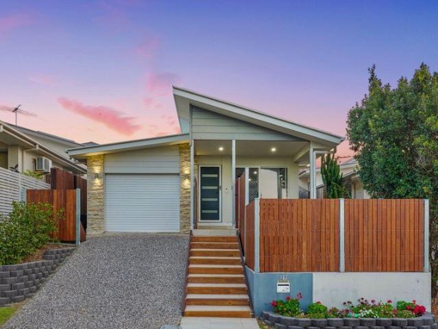 Stylish, Comfortable & Conveniently Located!