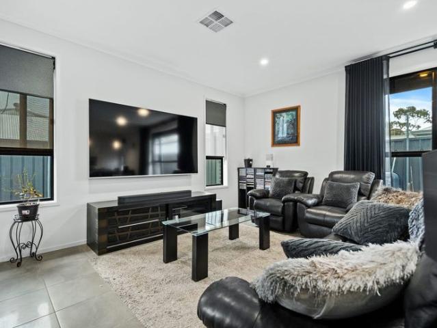 Stylish, Comfortable Living with Rural Outlook