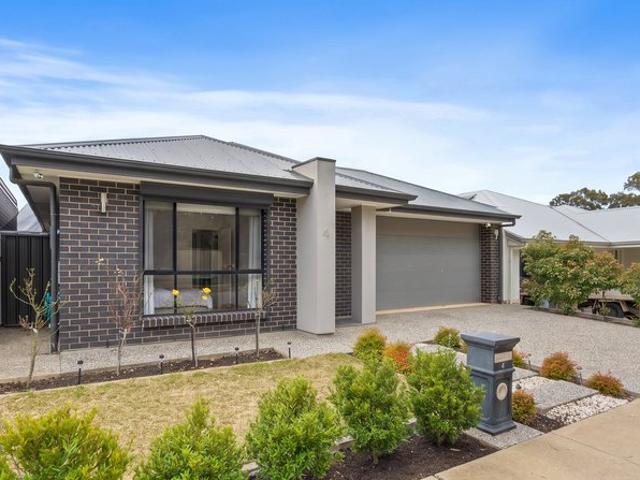 Stylish, Comfortable Living with Rural Outlook