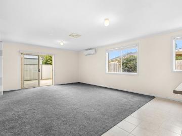Stylish & Comfortable Living in the Heart of Lara