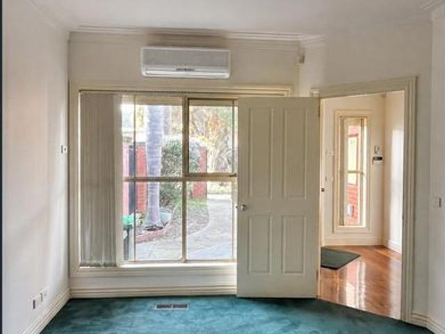 Stylish & Comfortable Living in a Quiet Preston Location