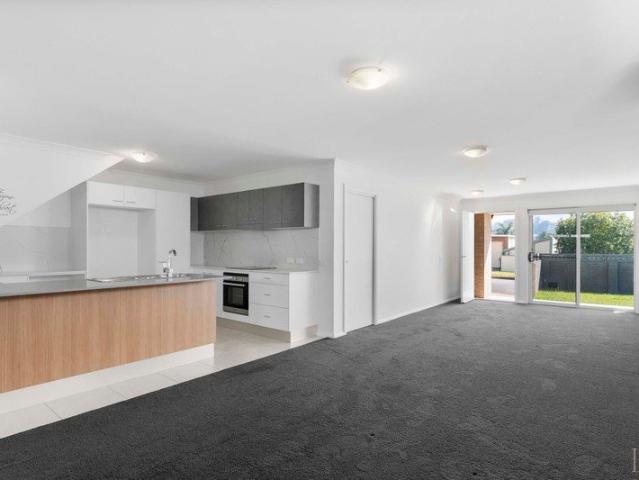 Stylish, Comfortable & Low Maintenance Townhouse Living