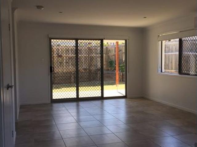 STYLISH & COMFORTABLE WITH BUSHLAND OUTLOOK!