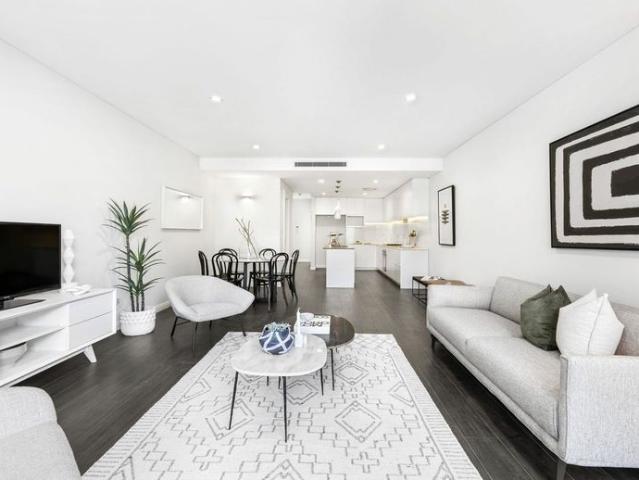 Stylish contemporary 4 bedroom home