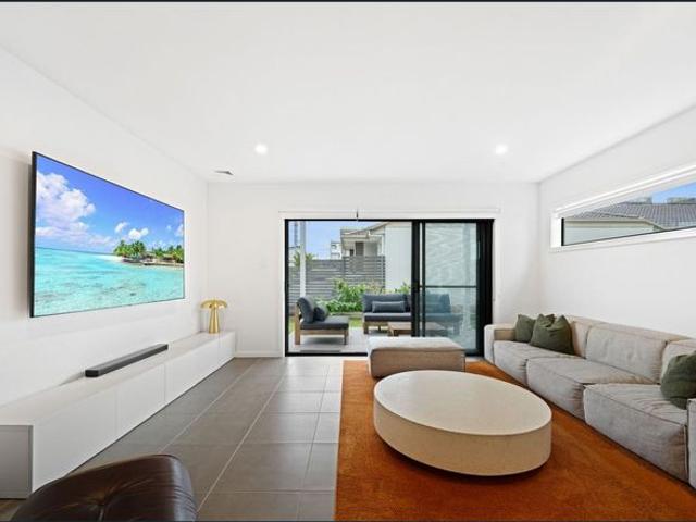Stylish & Contemporary 3 Bedroom Home – Comfort, Space & Modern Living!