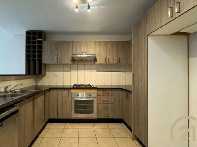 Stylish & Contemporary 3 Bedroom Townhouse