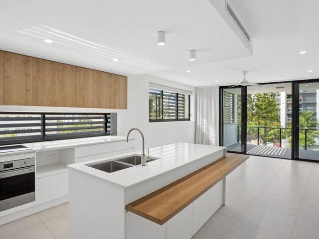 Stylish Contemporary Apartment in Prime Lifestyle Location