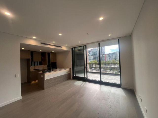 Stylish Contemporary Apartment in the Heart of Zetland | Perfect Home or Investment
