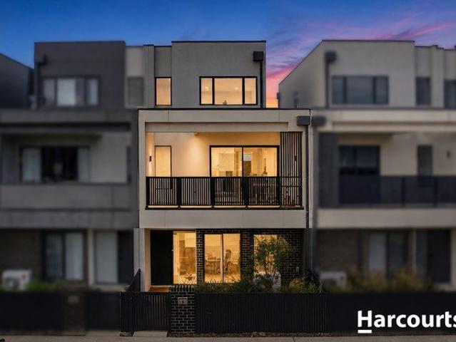 Stylish Contemporary Comfort in Prime Keysborough
