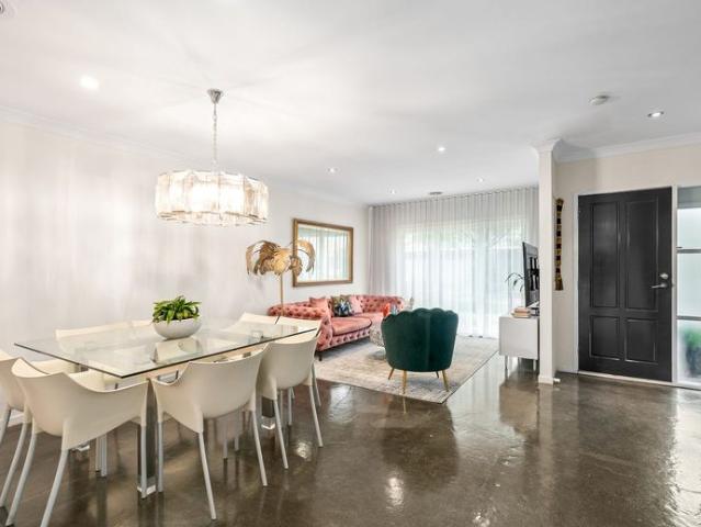 Stylish Contemporary Family Living in a Prime Taylors Lakes Location