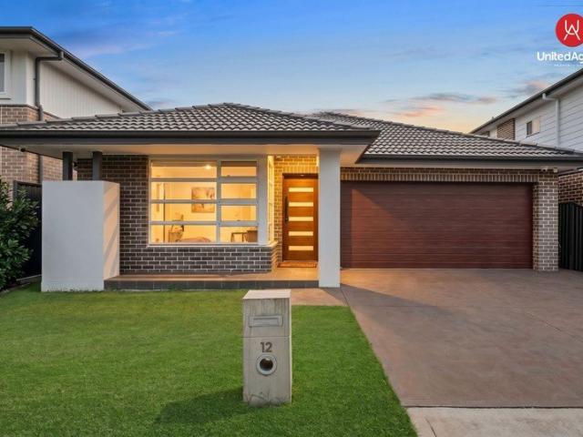 Stylish Contemporary Living in Austral