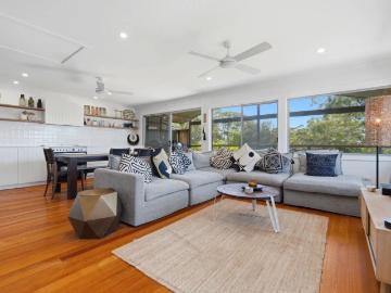 Stylish Contemporary Living in Macmasters Beach Fully Furnished 6 Month Lease Term Only