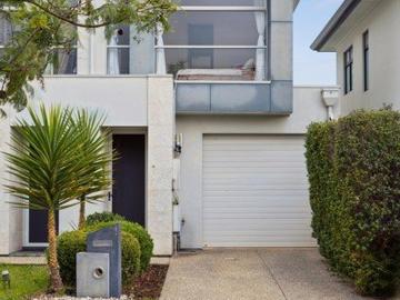Stylish Contemporary Living in Sought After Campbelltown