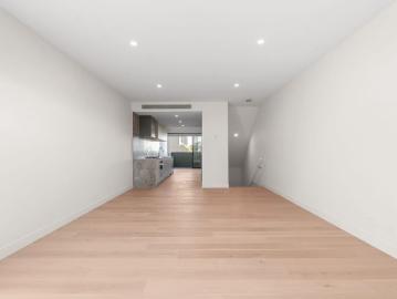 Stylish Contemporary Living in Prime South Kingsville Location