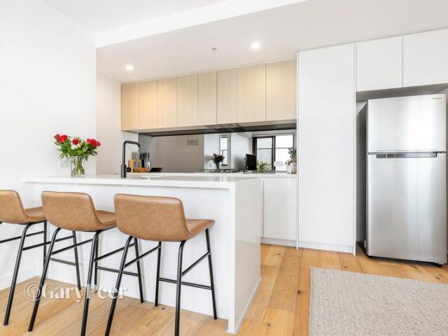 Stylish Contemporary Living in the Heart of Bentleigh East