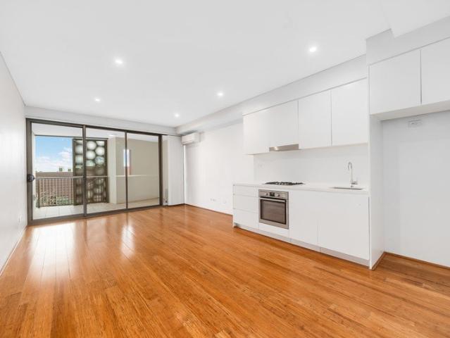 Stylish Contemporary Living in the Heart of Rosebery