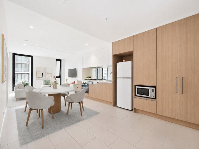 Stylish & Convenient Apartment next to Metro North Ryde