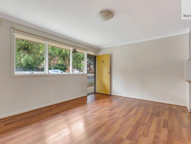 Stylish & Convenient Brunswick West Living
