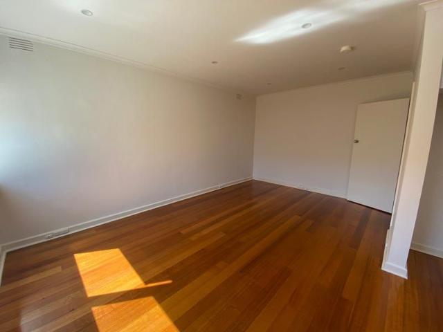 Stylish & Convenient Essendon Living