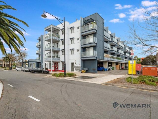 Stylish & Convenient investment in the Heart of Mawson Lakes