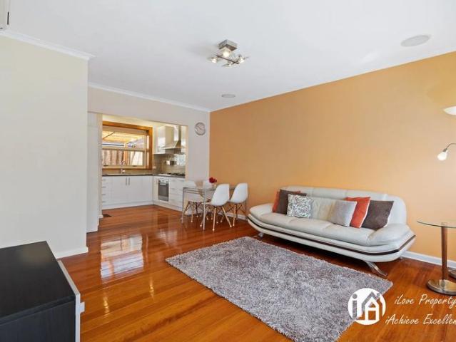 STYLISH, CONVENIENT & LOW MAINTENANCE!