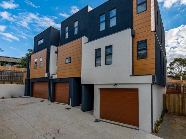 Stylish & Convenient Living in a Sought After Location
