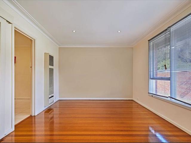Stylish & Convenient Living in Doncaster East
