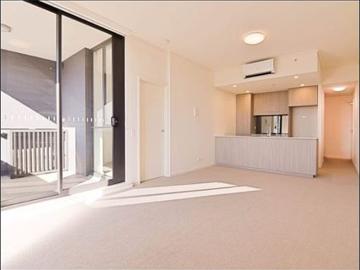 Stylish & Convenient Living in Riverwood