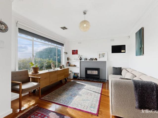 Stylish & Convenient Living in the Heart of Ascot Vale