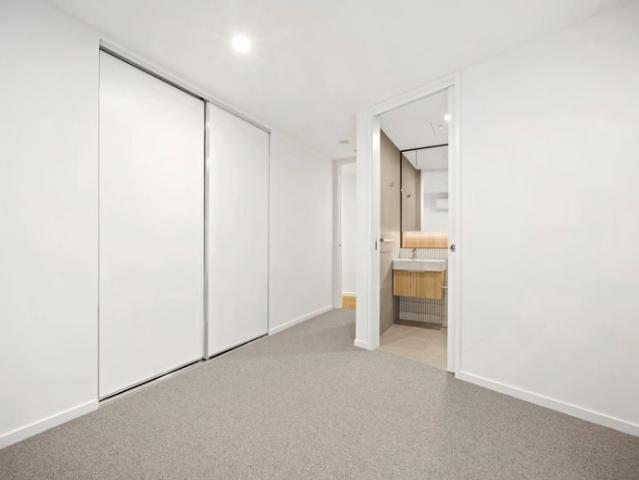 Stylish & Convenient Living in the Heart of Cheltenham