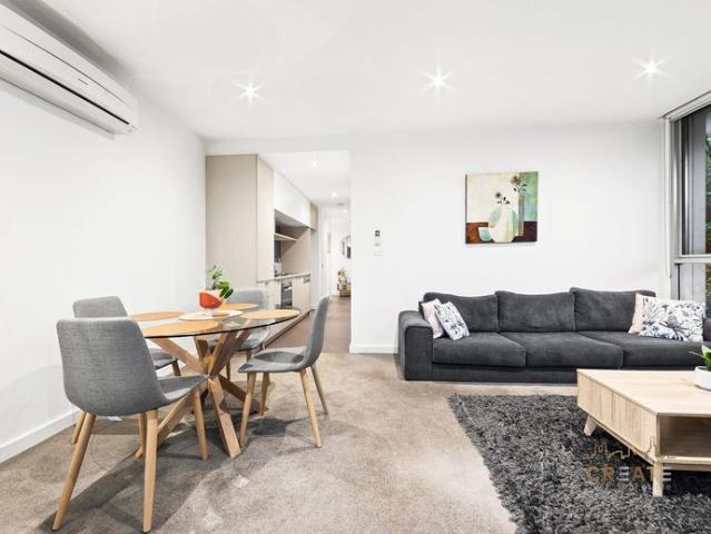 STYLISH & CONVENIENT LIVING IN THE HEART OF MAIDSTONE