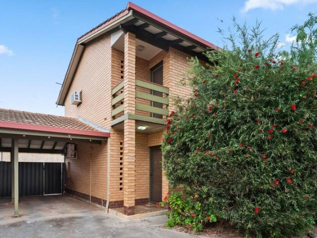 Stylish & Convenient Living in the Heart of Mitchell Park