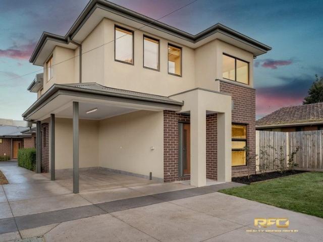 Stylish & Convenient Rental Opportunity
