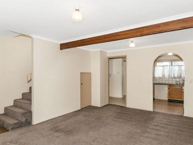 Stylish & Convenient Townhouse in Beenleigh
