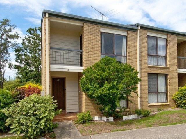 Stylish & Convenient Townhouse in Beenleigh
