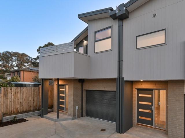 Stylish & Convenient Townhouse Living