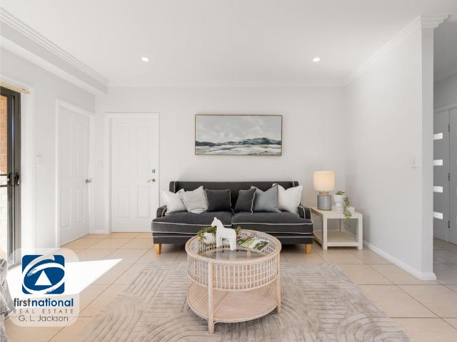 Stylish & Convenient Townhouse Living