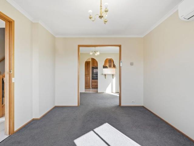 Stylish & Convenient Townhouse Living in South Hobart