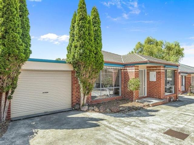 Stylish & Conveniently Located Two Bedroom Unit