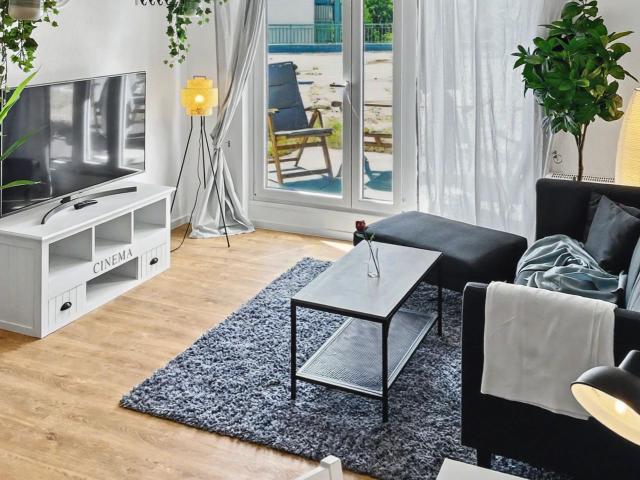 Stylish & Cosy Apartment direct in the city complete fitted, Dresden Amsterdam Apartments for Rent