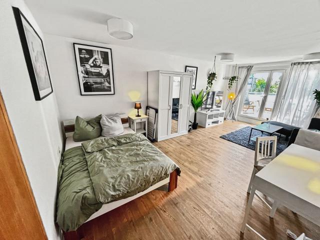 Stylish & Cosy Apartment direct in the city complete fitted, Dresden Amsterdam Apartments for Rent